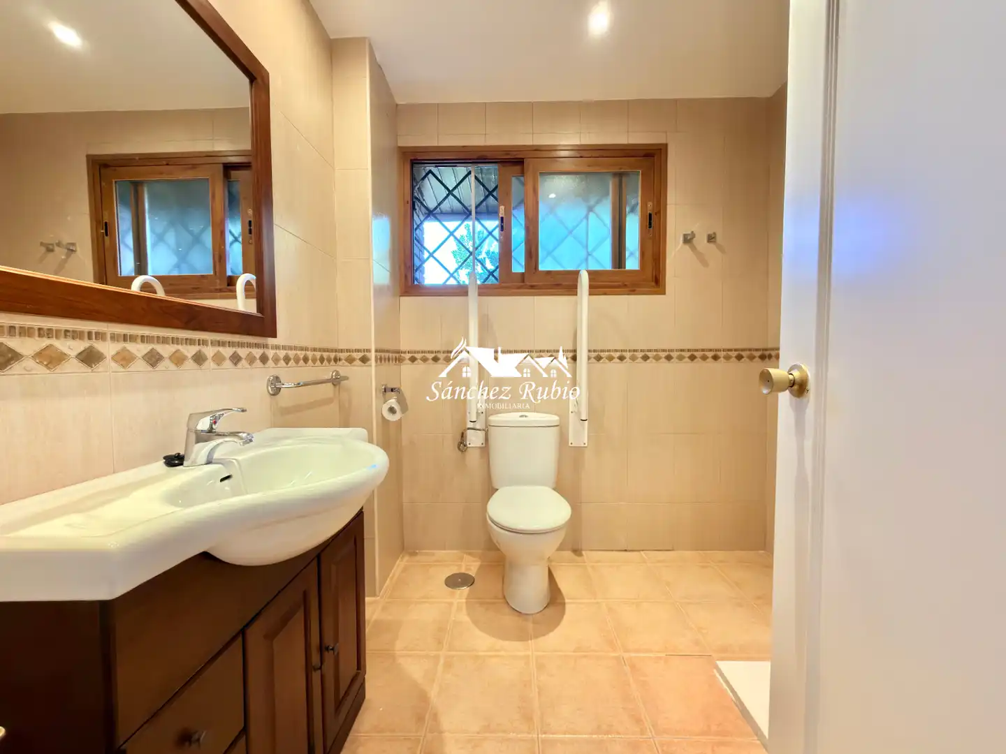 Baño de Piso de alquiler en Torrelodones con Calefacción, Parquet y Terraza