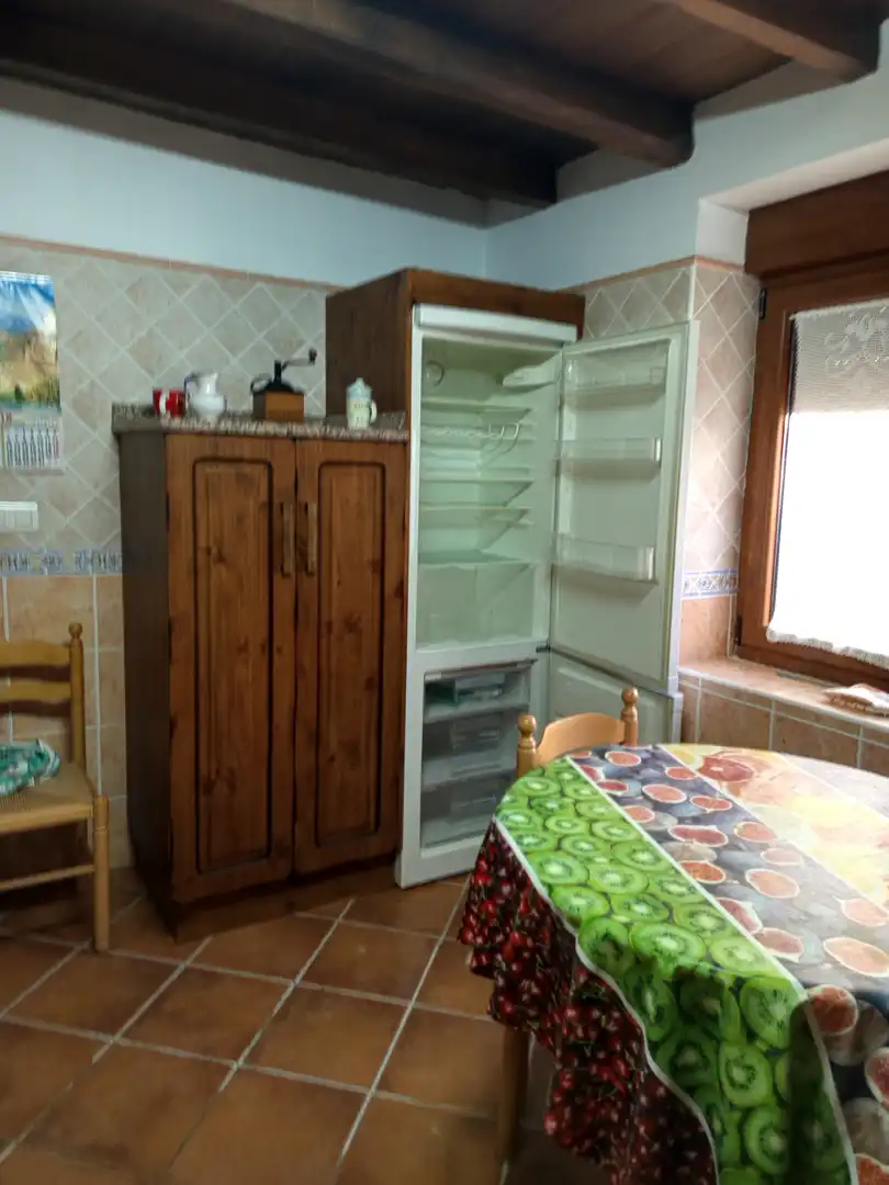 Cuina de Casa o xalet en venda en Dehesa de Romanos  amb Calefacció, Parquet i Traster