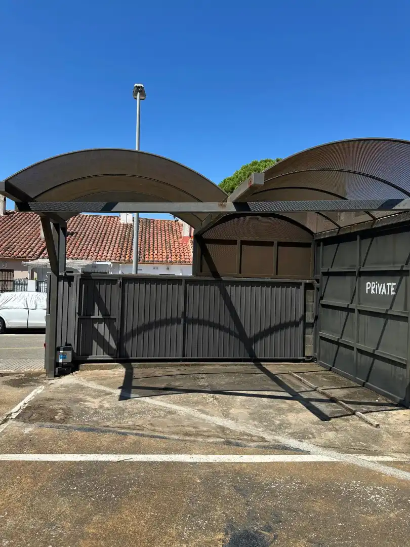 Exterior view of Garage for sale in L'Escala