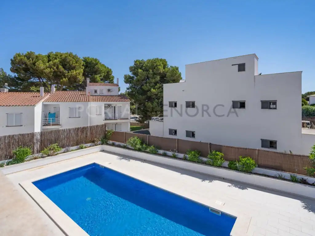Vista exterior de Casa o xalet en venda en Es Mercadal amb Jardí privat, Terrassa i Piscina