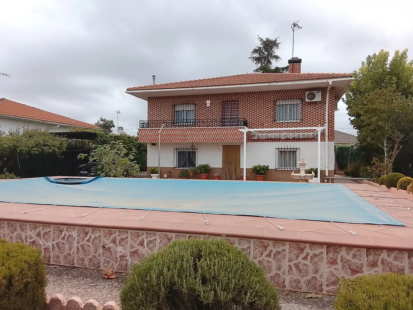 Detached house with pool for sale in Yuncos