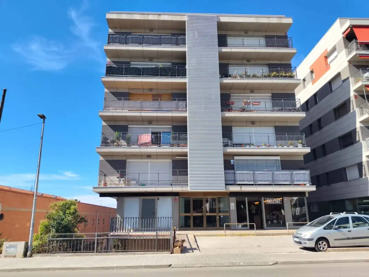 Gewerbefläche zur Miete in Avenida PI I MARGALL 132, imagen 2