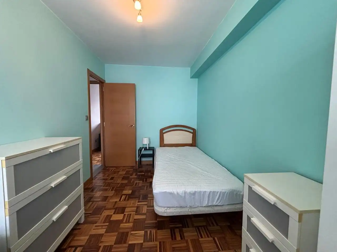 Schlafzimmer von Wohnung zur Miete in A Coruña Capital  mit Heizung