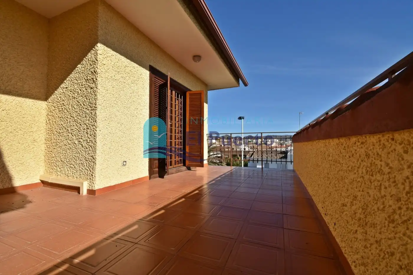 Vista exterior de Casa o xalet en venda en Mazarrón amb Aire condicionat, Calefacció i Jardí privat