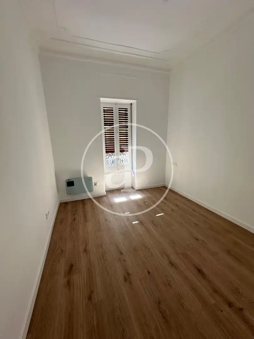 Schlafzimmer von Wohnung zur Miete in Valencia mit Klimaanlage, Heizung und Terrasse