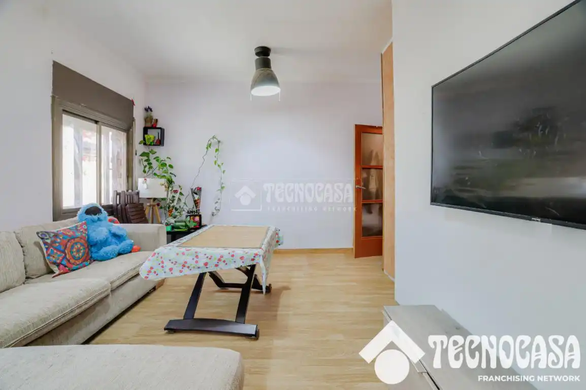 Wohnzimmer von Wohnung zum Verkauf in Barcelona mit Parkett