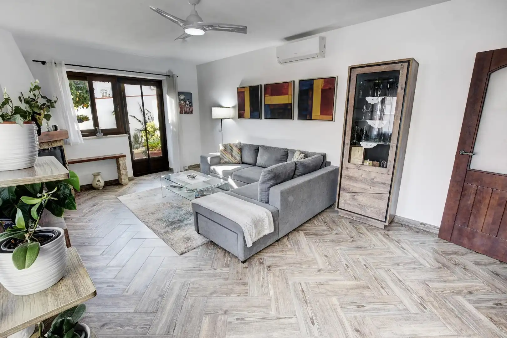 Sala d'estar de Casa o xalet en venda en Benalmádena amb Aire condicionat, Terrassa i Traster
