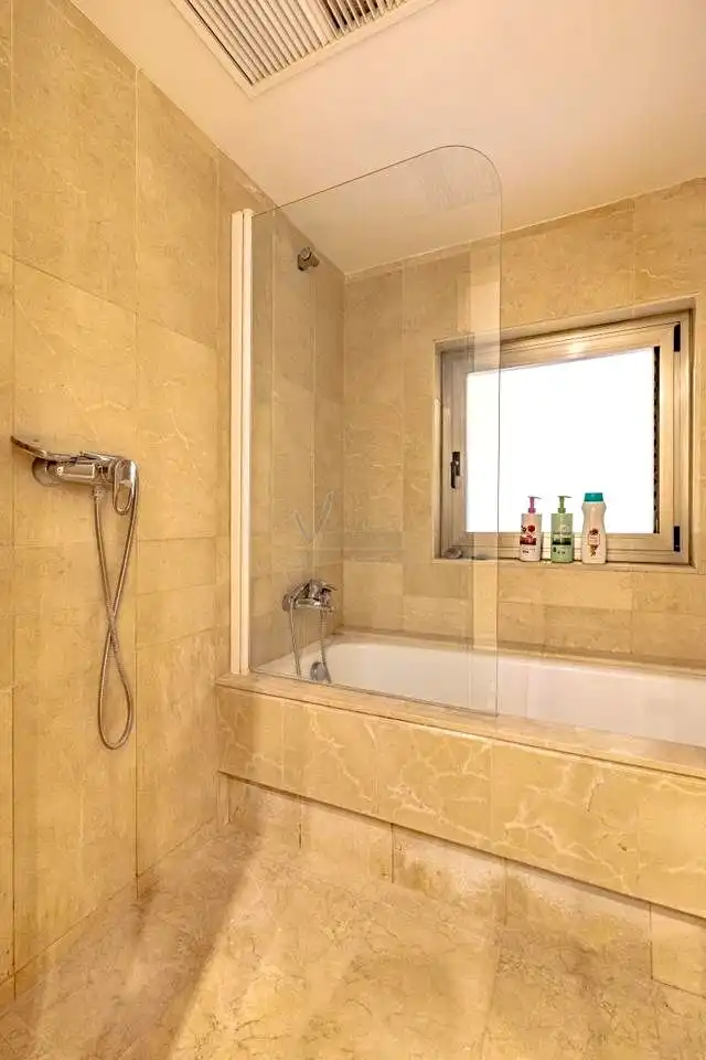 Bathroom of Flat for rent in Sotogrande  with Air Conditioner, Terrace and Furnished
