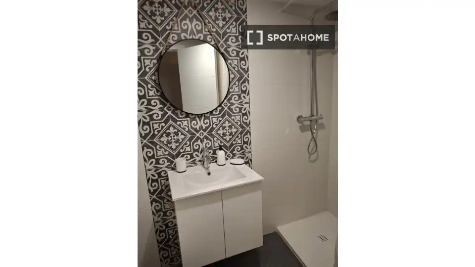 Bany de Apartament per a compartir en Llíria amb Aire condicionat, Terrassa i Moblat