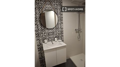 Foto 3 de Habitació a Urbanizaciones, Llíria