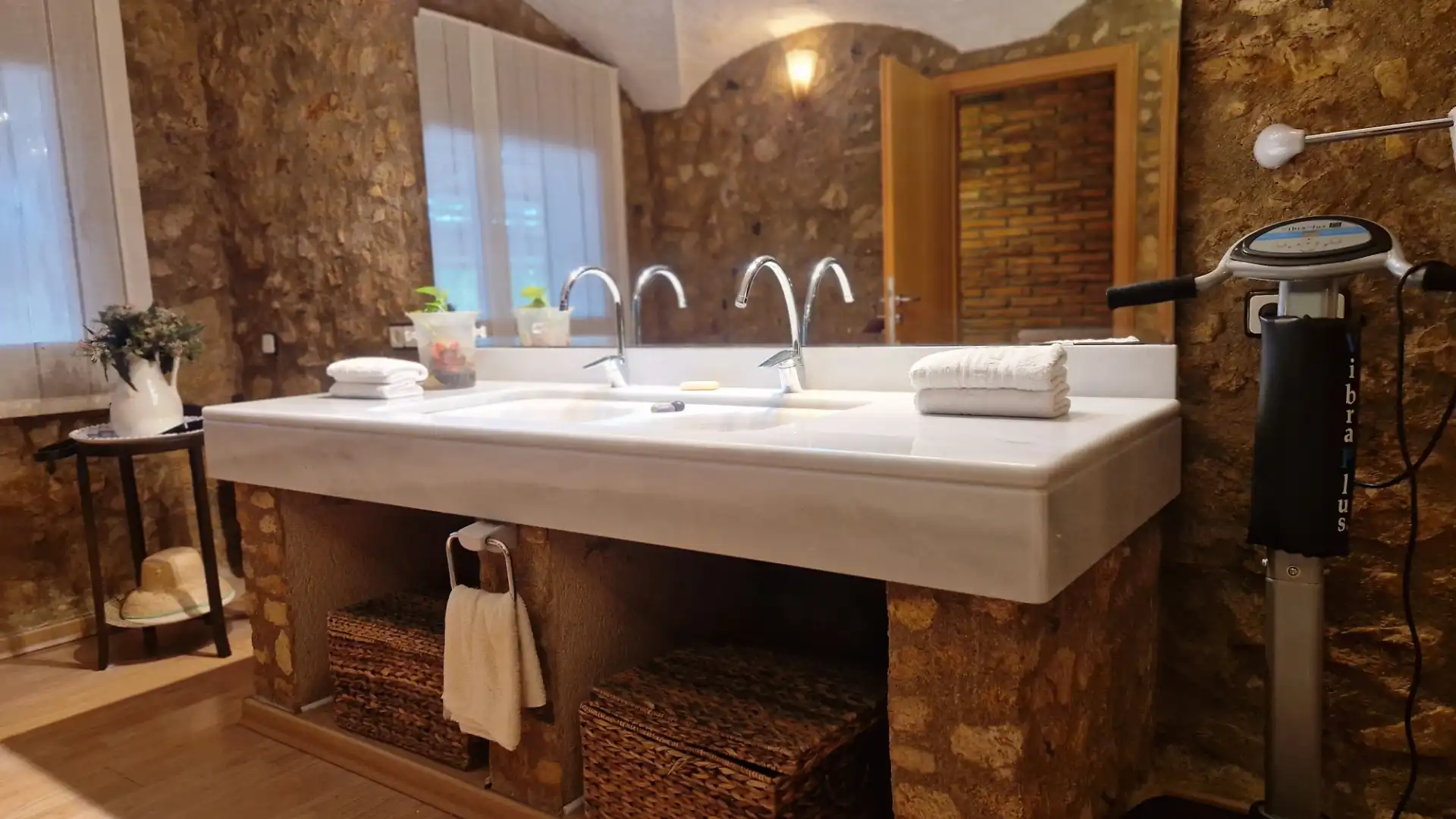 Baño de Casa adosada en venta en Palafolls con Aire acondicionado, Calefacción y Jardín privado