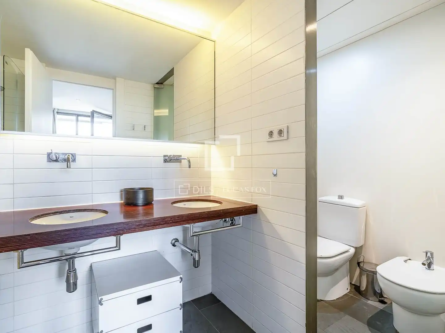 Bathroom of Attic for sale in Barcelona  with Air Conditioner, Parquet flooring and Terrace