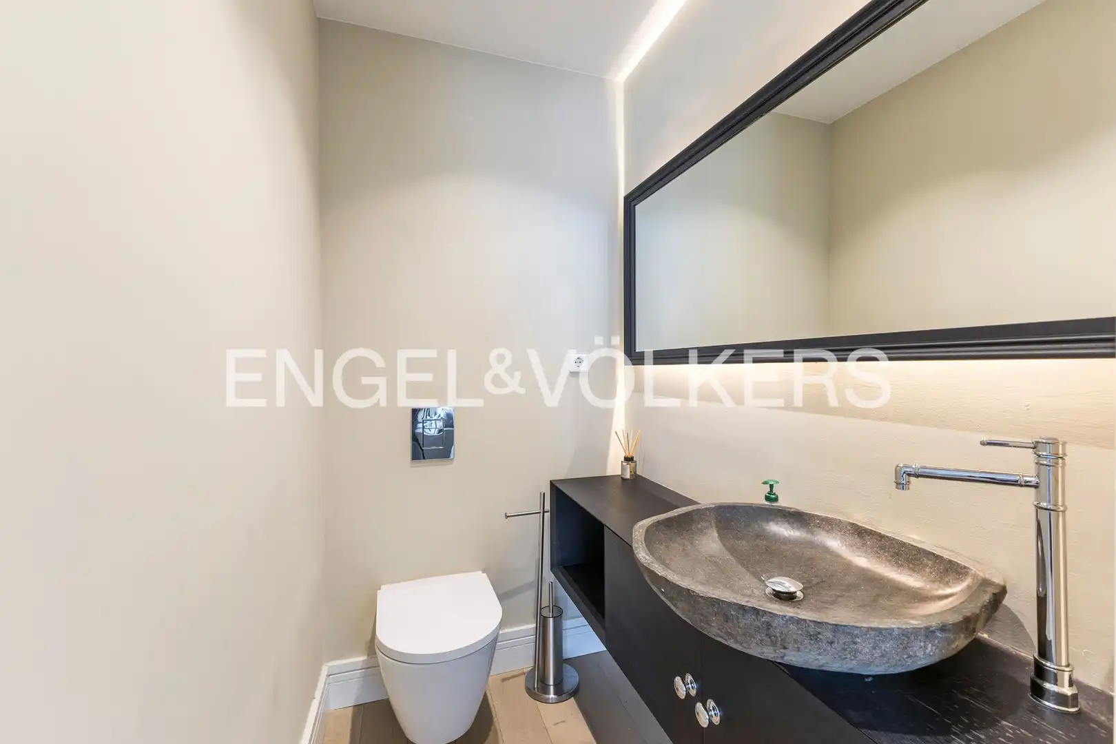 Flat with terrace to rent in Diego de León, imagen 22