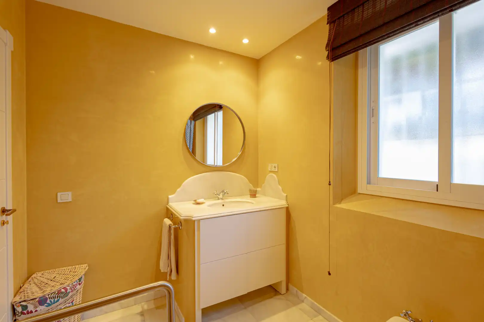 Baño de Casa o chalet de alquiler en Estepona con Jardín privado, Terraza y Piscina