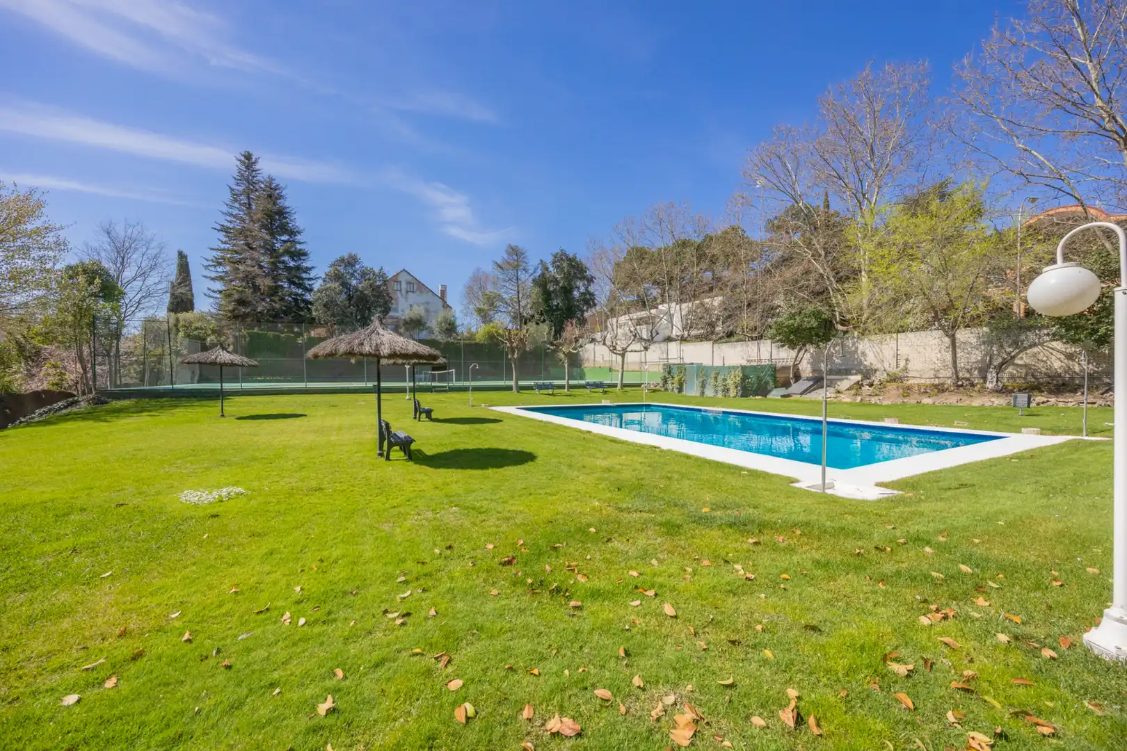 Piscina de Casa o chalet en venta en Madrid con Calefacción