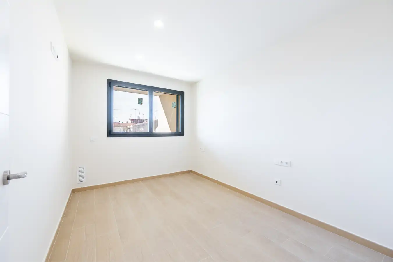 Bedroom of Flat for sale in El Vendrell  with Air Conditioner, Heating and Terrace