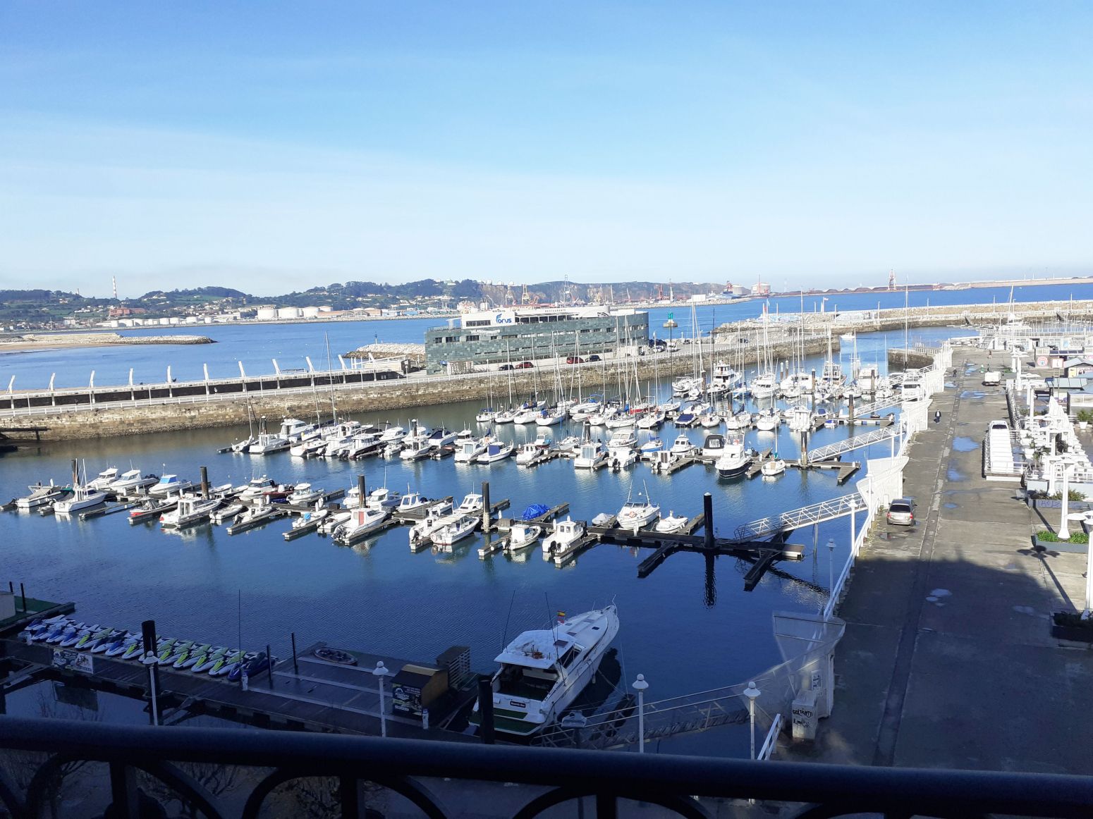 Aparcament de Pis de lloguer en Gijón  amb Calefacció