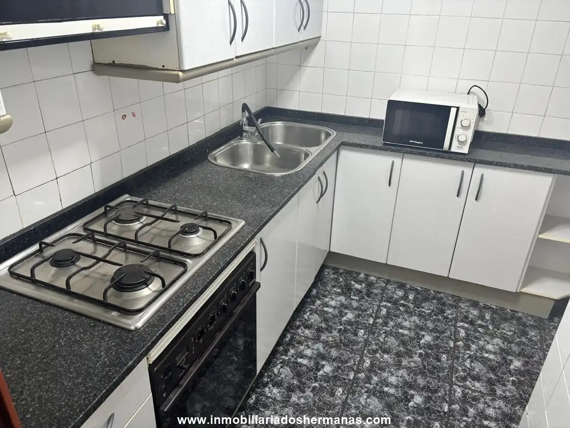 Cocina de Piso en venta en El Prat de Llobregat con Balcón