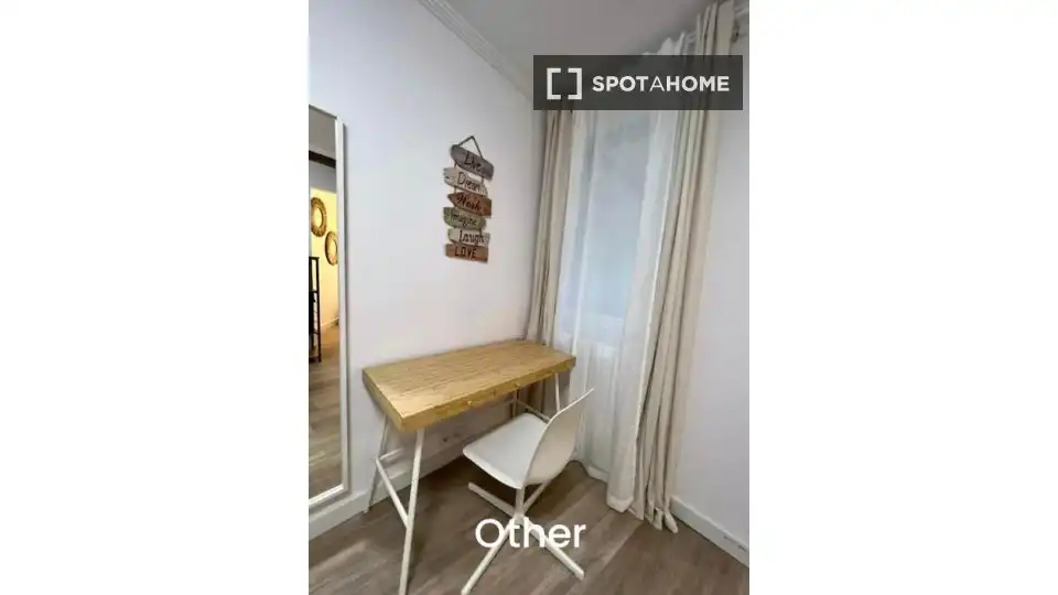 Bedroom of Study for share in Bilbao   with Air Conditioner, Terrace and Furnished