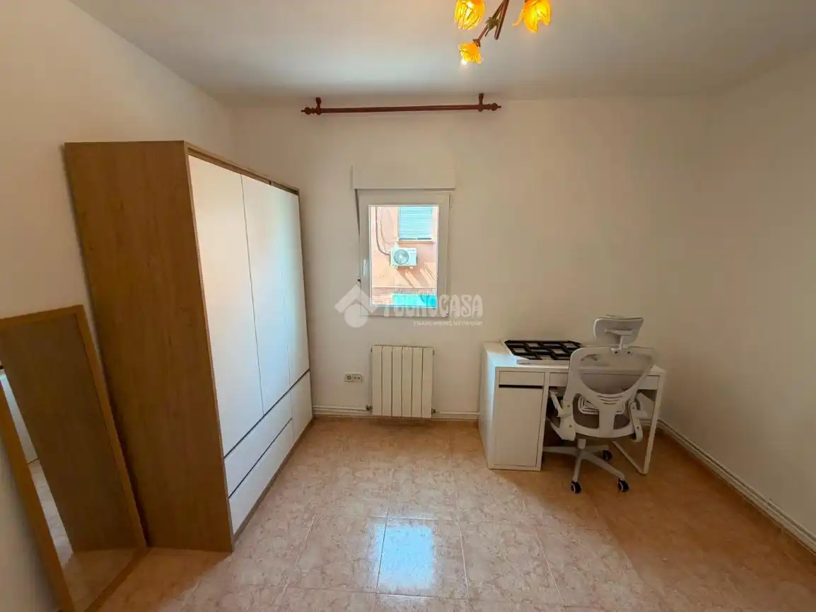 Bedroom of Flat for rent in Getafe  with Air Conditioner and Heating