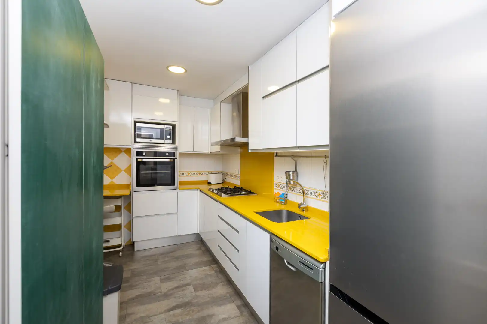 Kitchen of Flat for rent in Granada  with Air Conditioner, Heating and Terrace