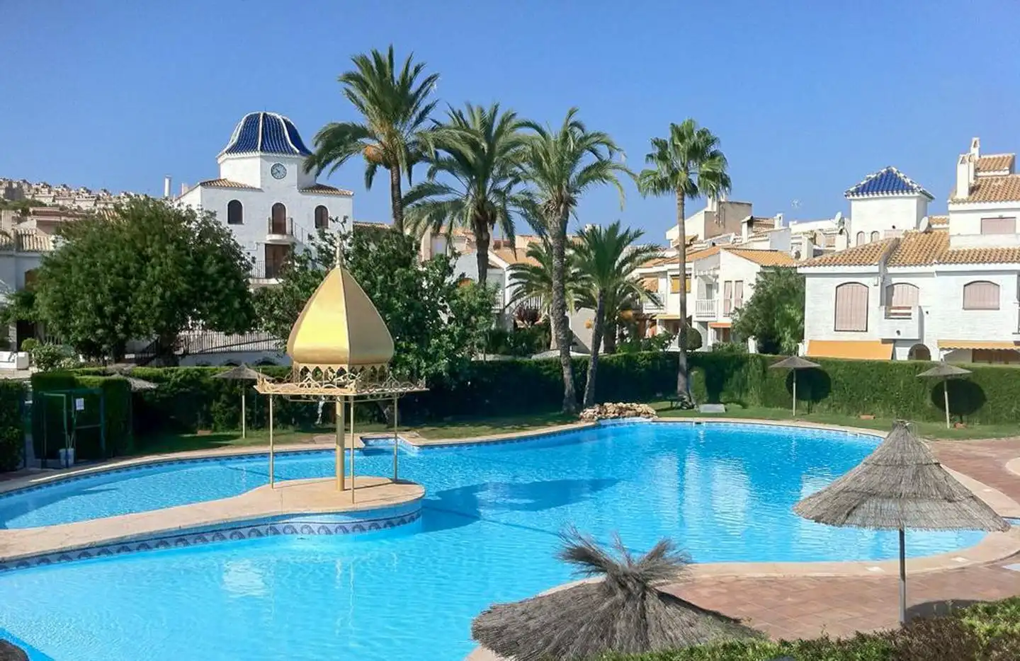 Piscina de Casa adosada en venda en Santa Pola amb Aire condicionat, Jardí privat i Terrassa
