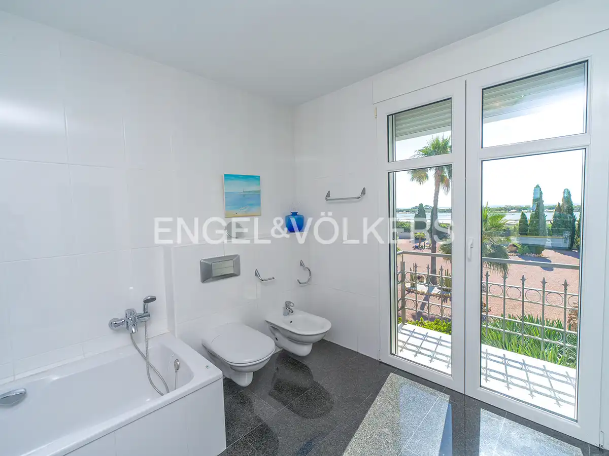 Bathroom of Houses for sale in Elche / Elx  with Air Conditioner, Heating and Private garden