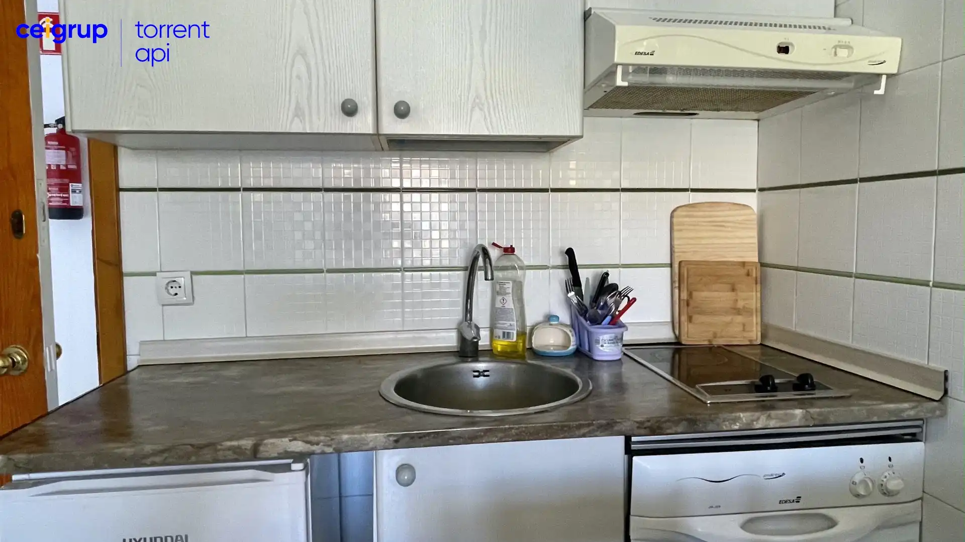 Cocina de Piso en venta en L'Estartit con Terraza, Piscina y Amueblado