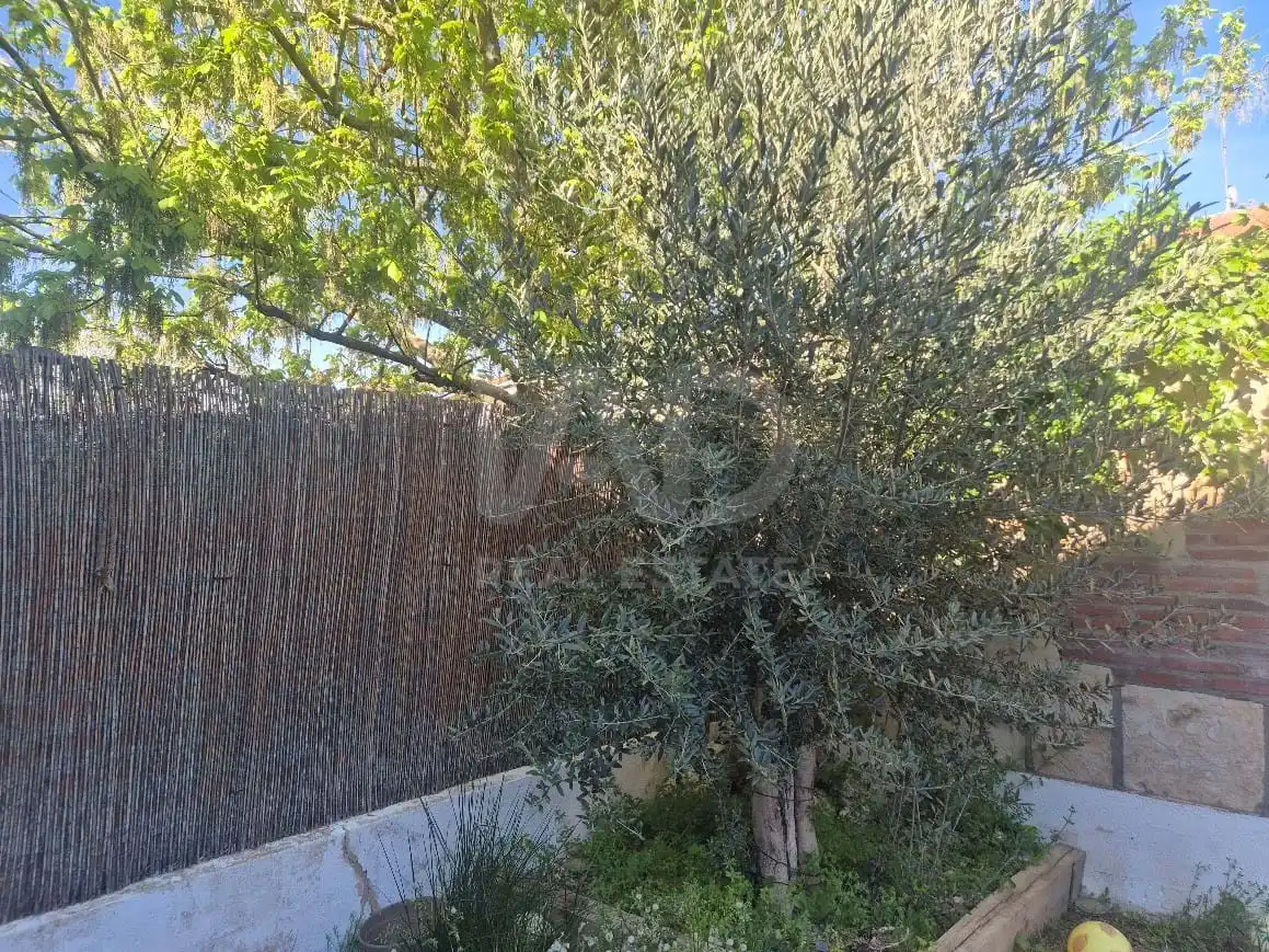 Jardí de Casa adosada en venda en Monterrubio de Armuña amb Calefacció i Terrassa