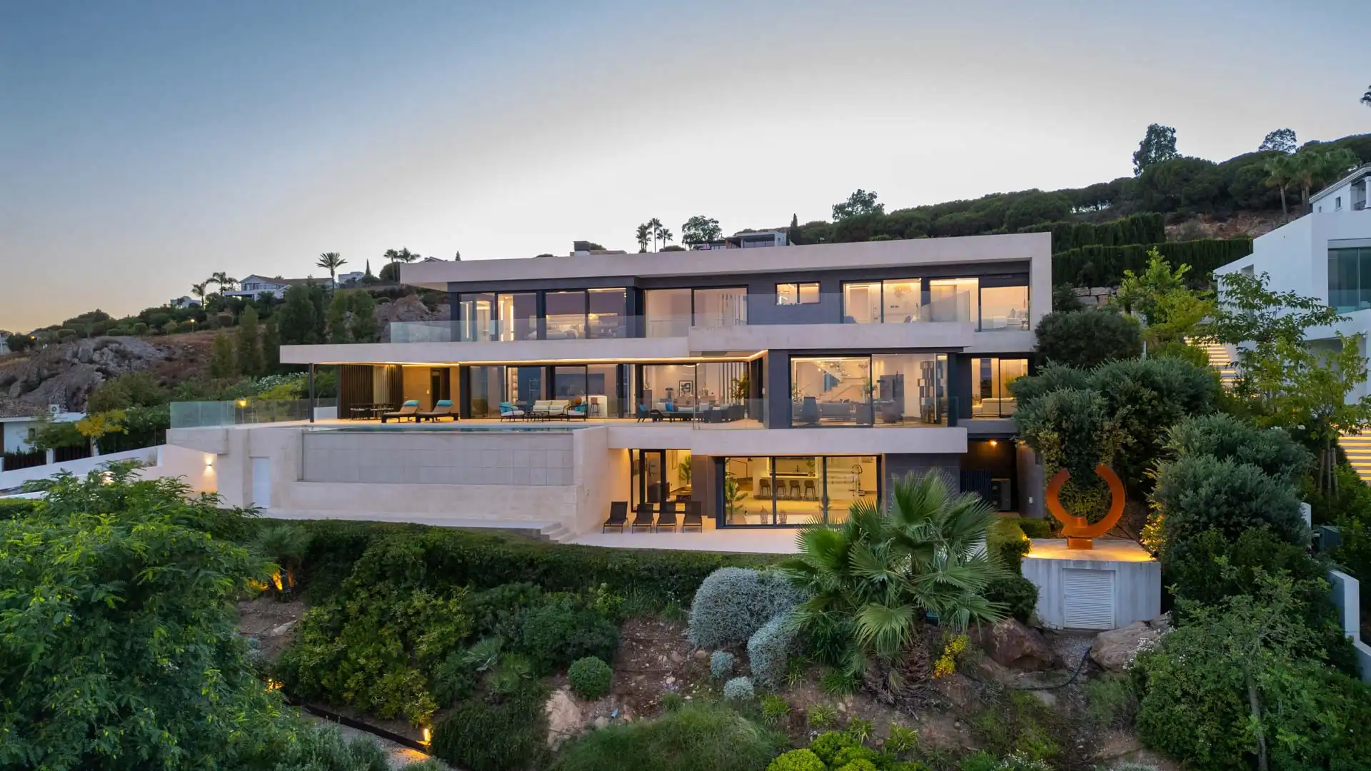 Vista exterior de Casa o chalet en venta en Sotogrande con Aire acondicionado, Calefacción y Jardín privado