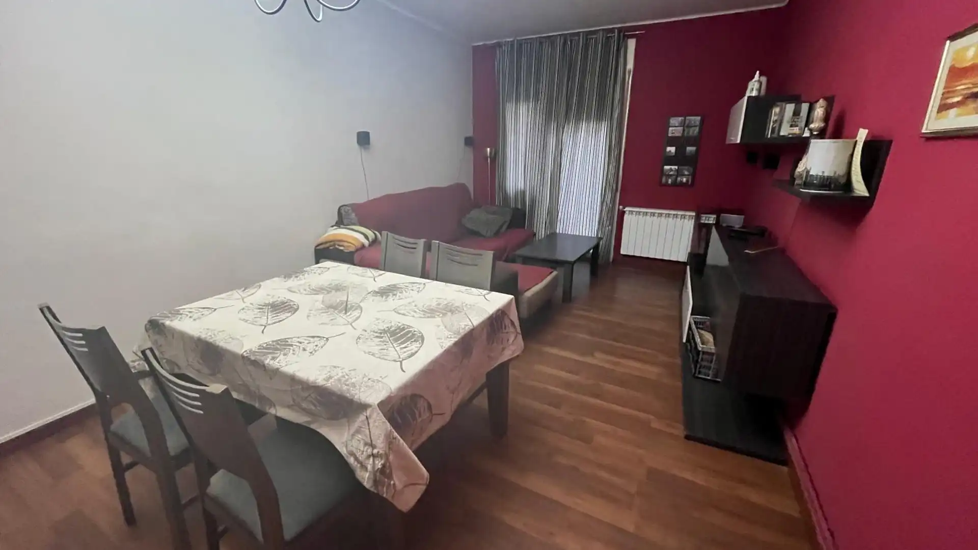 Sala de estar de Piso en venta en Monzón con Calefacción, Parquet y Balcón