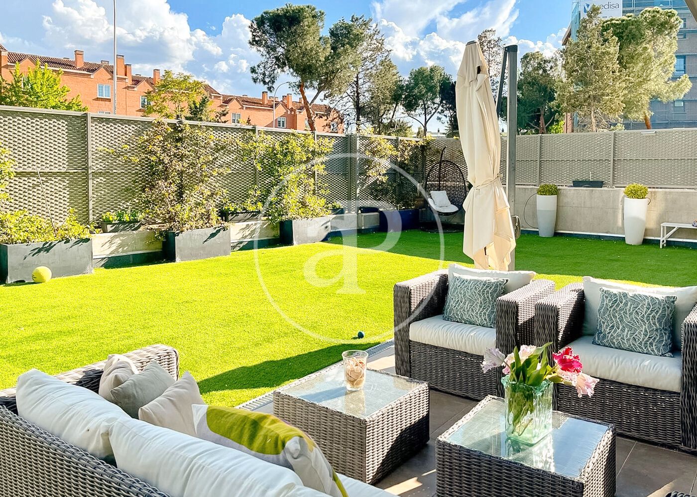 Terrassa de Pis en venda en  Madrid Capital amb Aire condicionat, Calefacció i Jardí privat