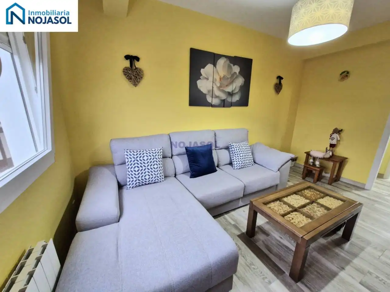 Sala d'estar de Pis en venda en Santoña amb Calefacció, Parquet i Terrassa