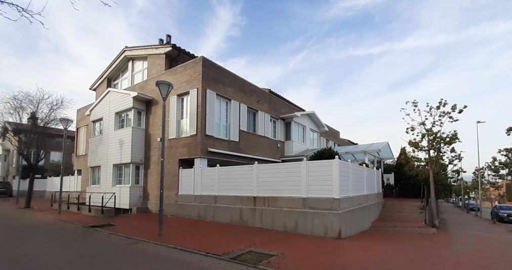 Vista exterior de Casa adosada de lloguer en Sant Quirze del Vallès