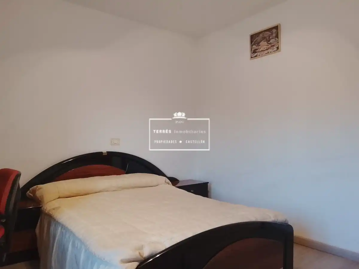 Dormitori de Casa o xalet en venda en Castellón de la Plana / Castelló de la Plana amb Calefacció, Terrassa i Moblat
