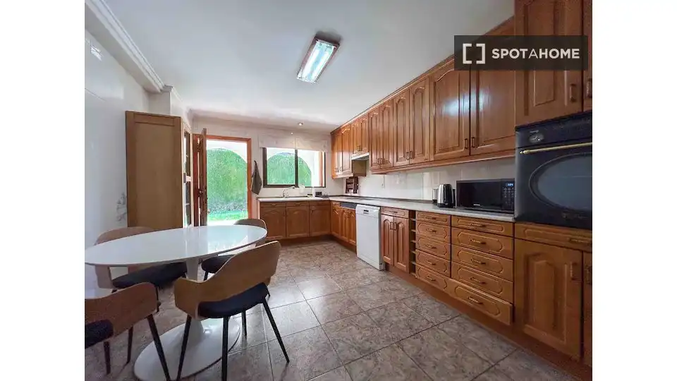 Cocina de Piso de alquiler en La Pobla de Vallbona con Aire acondicionado, Calefacción y Amueblado