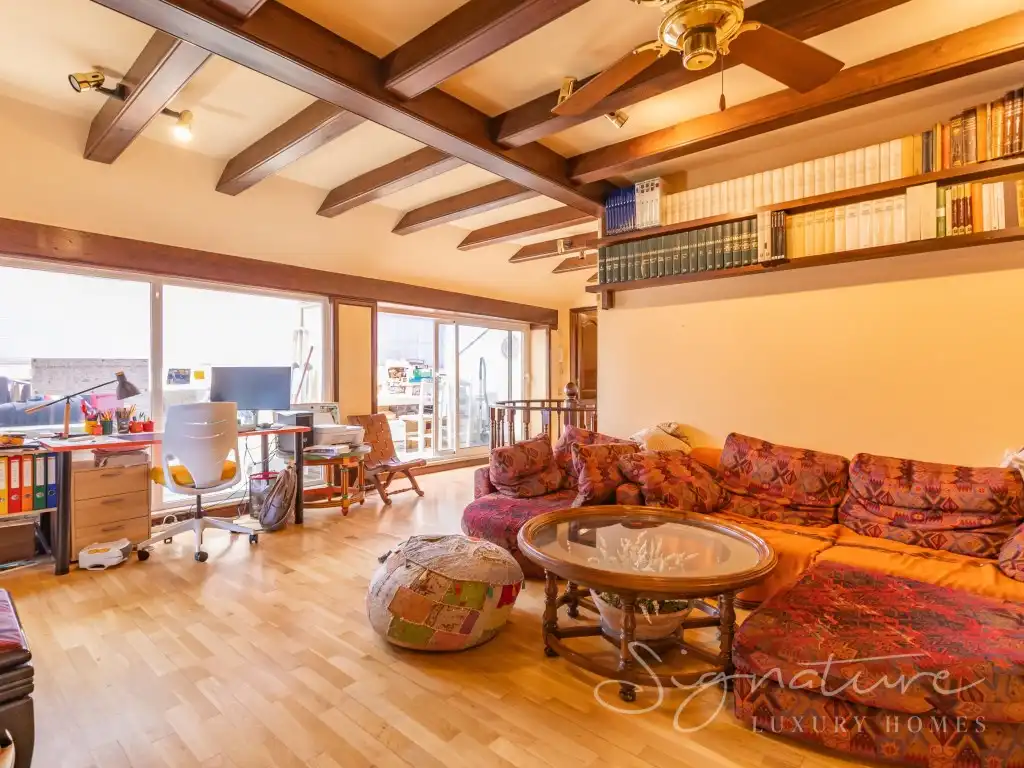 Sala de estar de Ático en venta en Sant Cugat del Vallès con Aire acondicionado