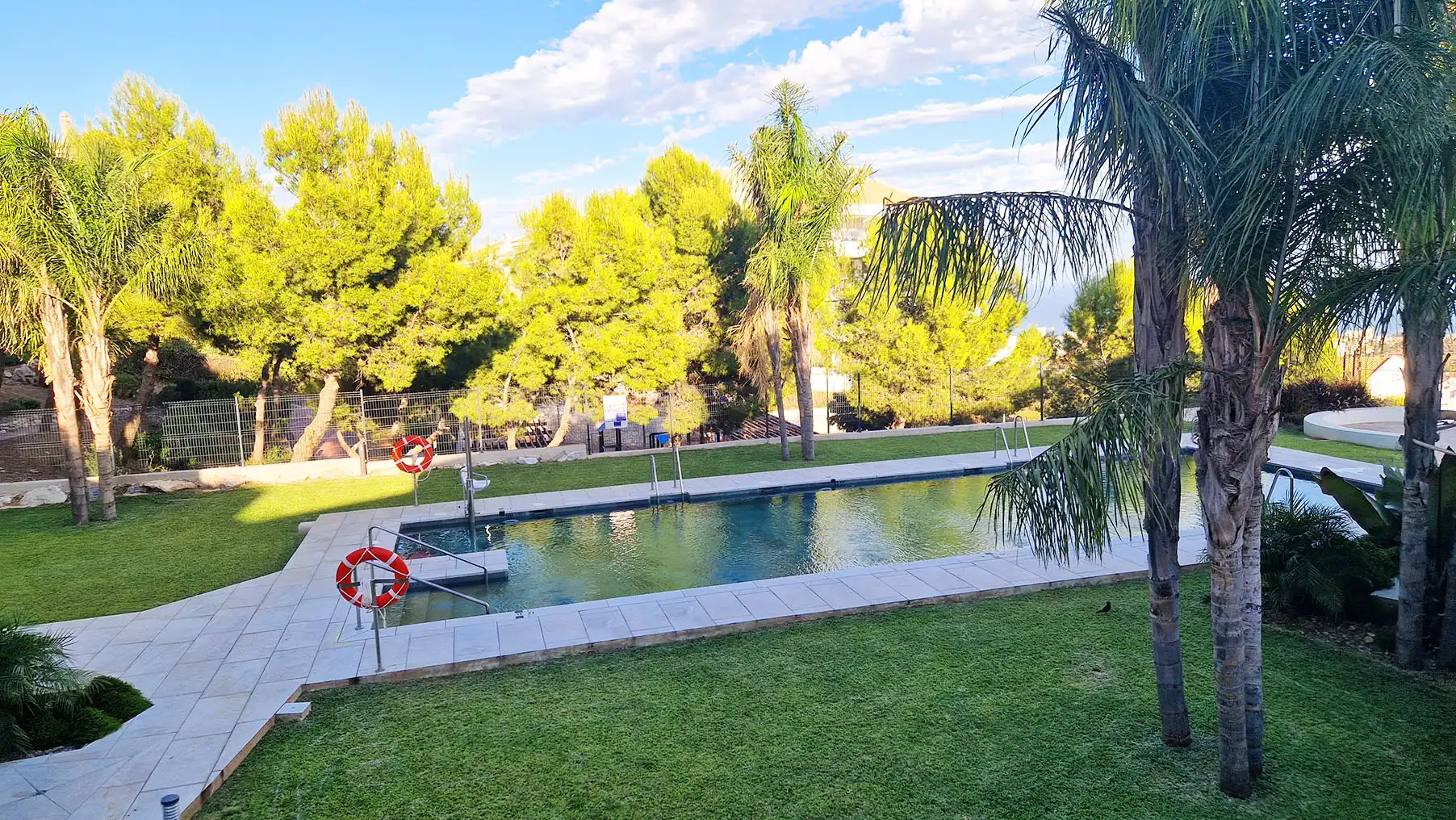 Piscina de Piso en venta en Benalmádena con Aire acondicionado, Calefacción y Terraza
