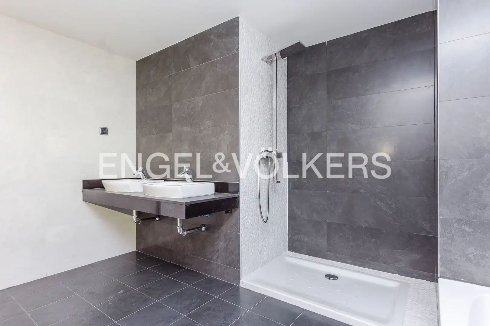 Baño de Casa o chalet en venta en Madrid con Aire acondicionado, Calefacción y Jardín privado