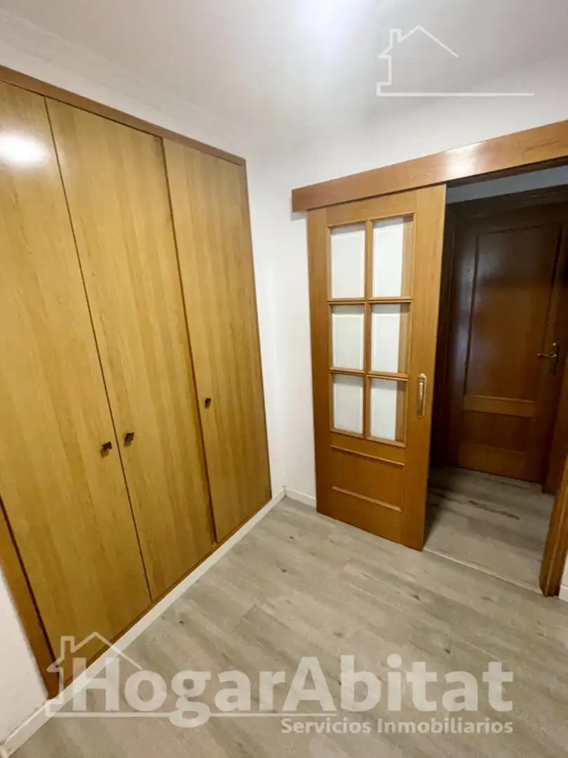 Habitación de Casa o chalet en venta en Chiva con Aire acondicionado, Calefacción y Jardín privado