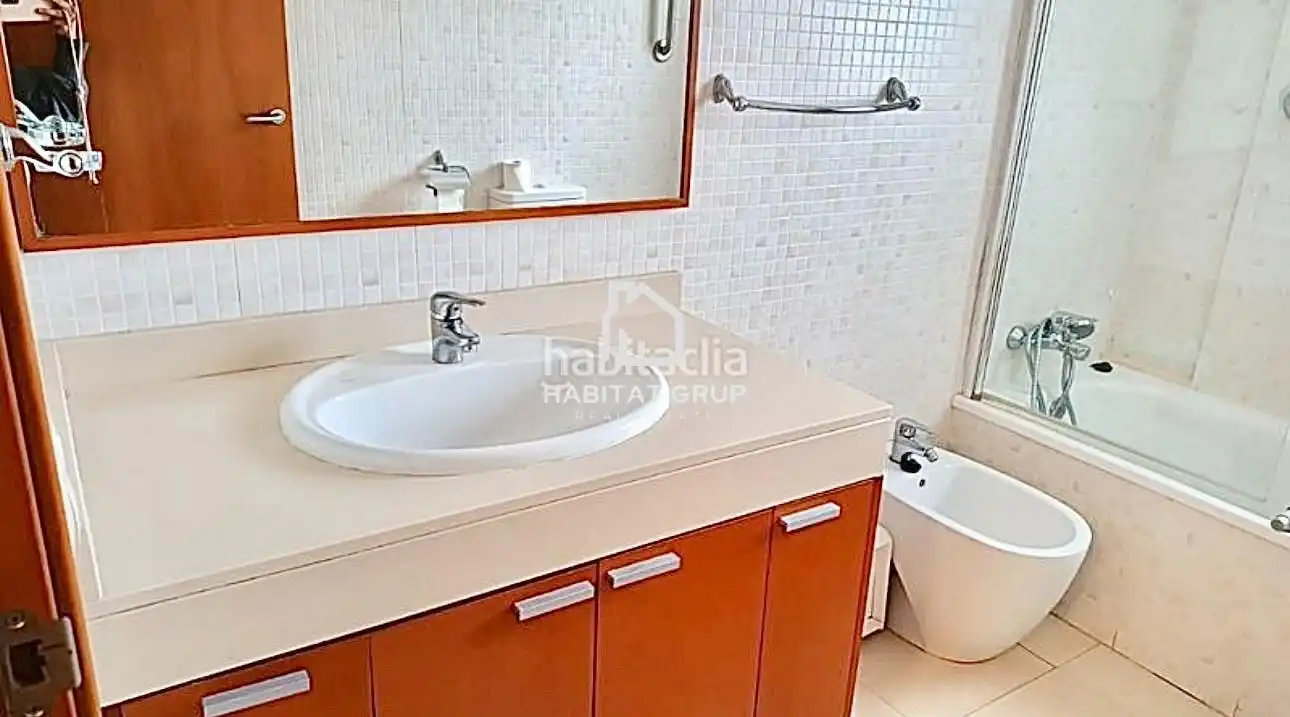 Badezimmer von Maisonette zum Verkauf in Lloret de Mar mit Klimaanlage, Heizung und Terrasse