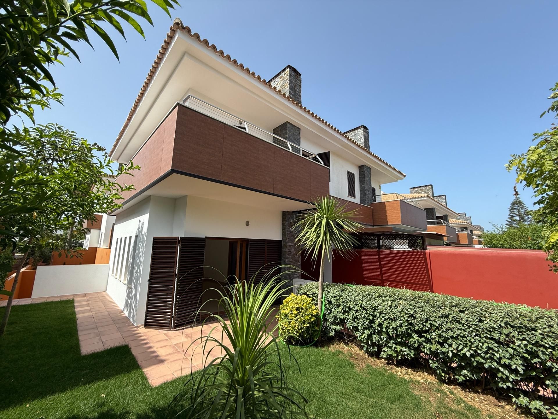 Exterior view of Single-family semi-detached for sale in Chiclana de la Frontera