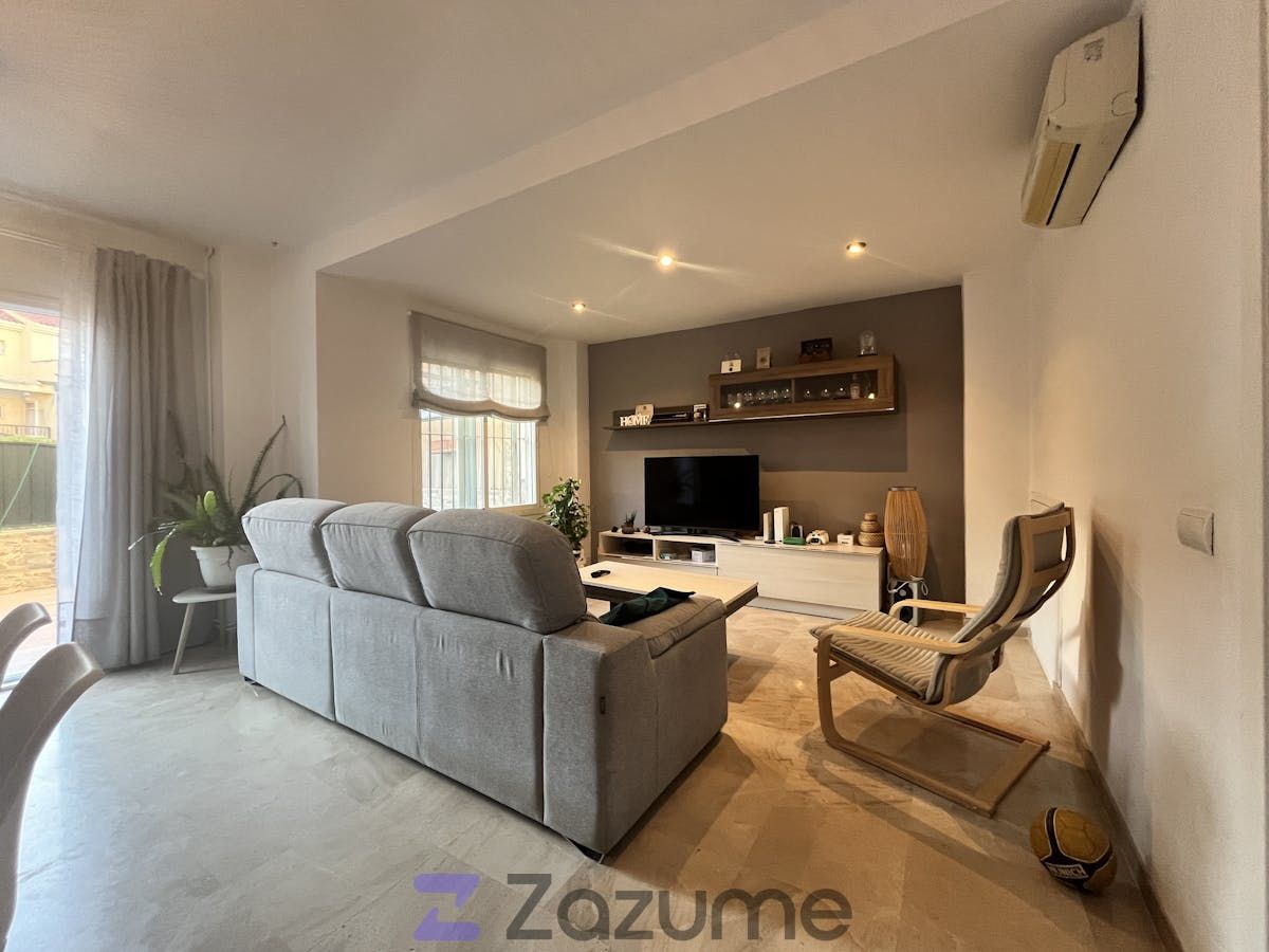 Single-family semi-detached to rent in P.º Manuel Siurot, Zona Universitaria
