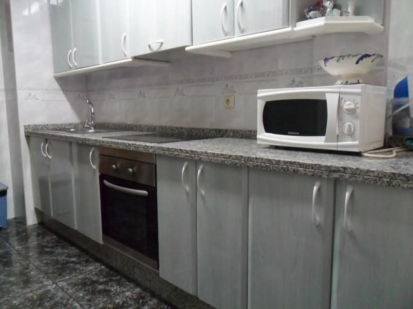 Cocina de Piso de alquiler en Granada con Aire acondicionado, Calefacción y Terraza