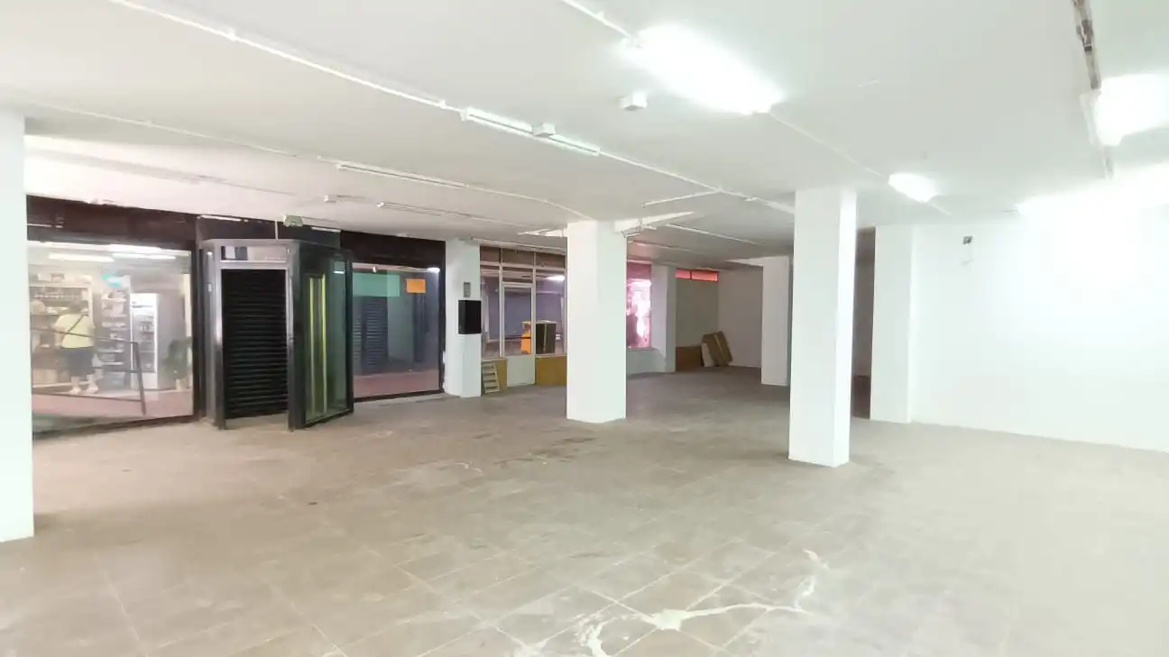 Local comercial en venta en Calle Garcilaso, imagen 15