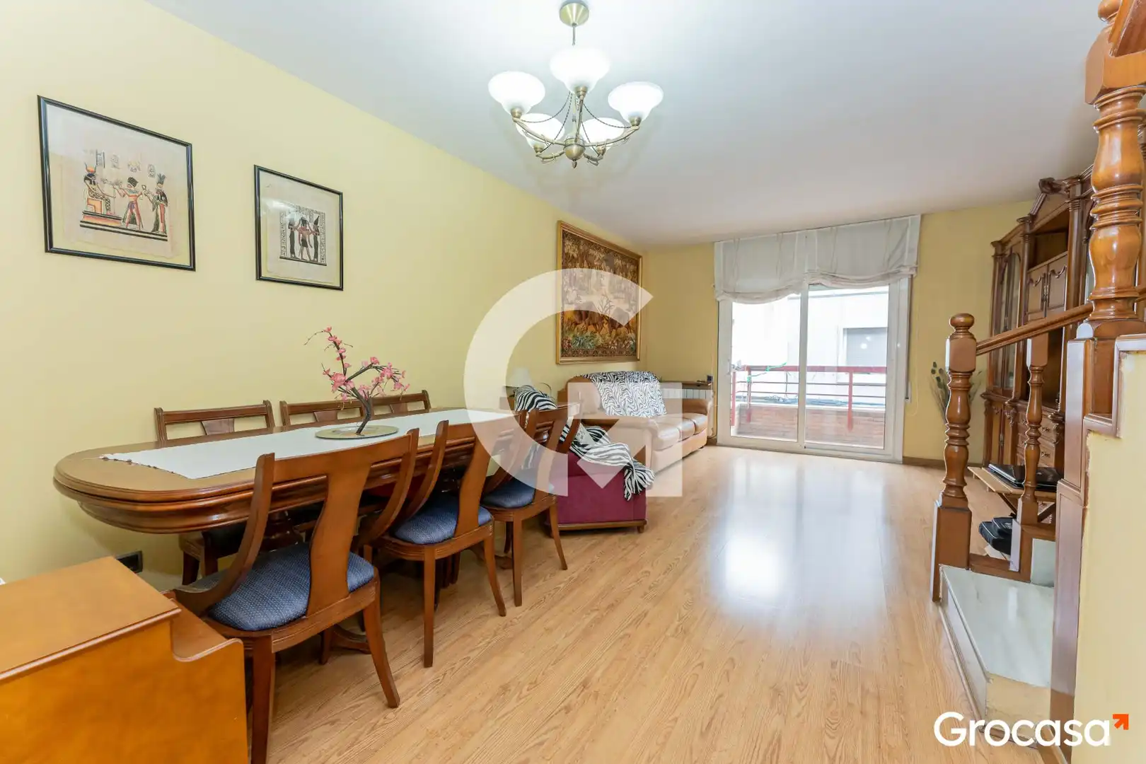 Sala de estar de Casa adosada en venta en Cornellà de Llobregat con Aire acondicionado, Calefacción y Trastero