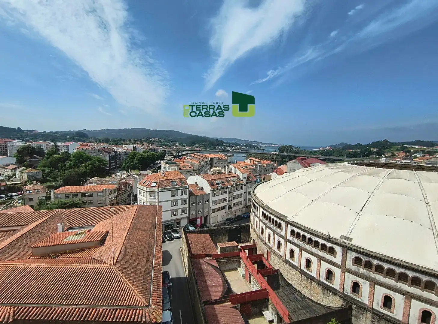 Vista exterior de Pis de lloguer en Pontevedra Capital  amb Calefacció i Moblat