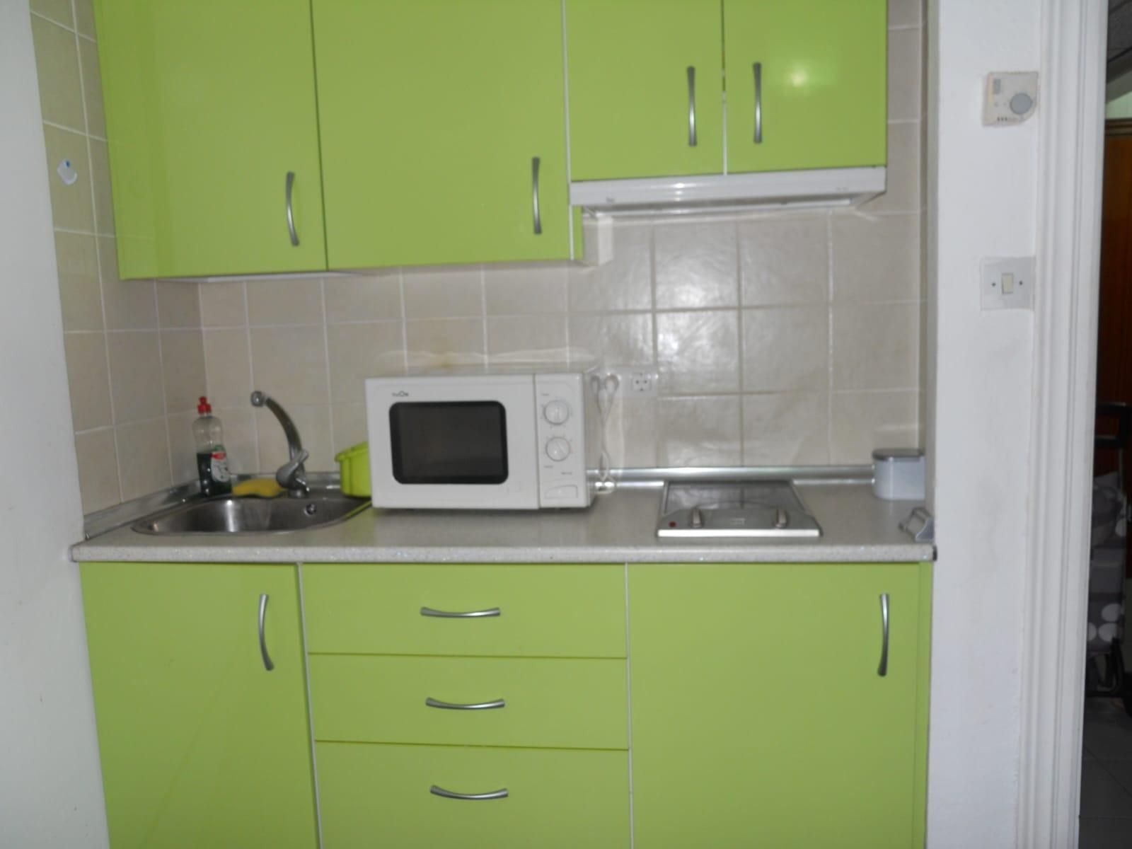Study to rent in San Ildefonso, Beiro