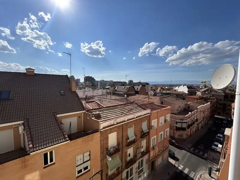 Vista exterior de Pis en venda en Madrid amb Aire condicionat, Calefacció i Terrassa