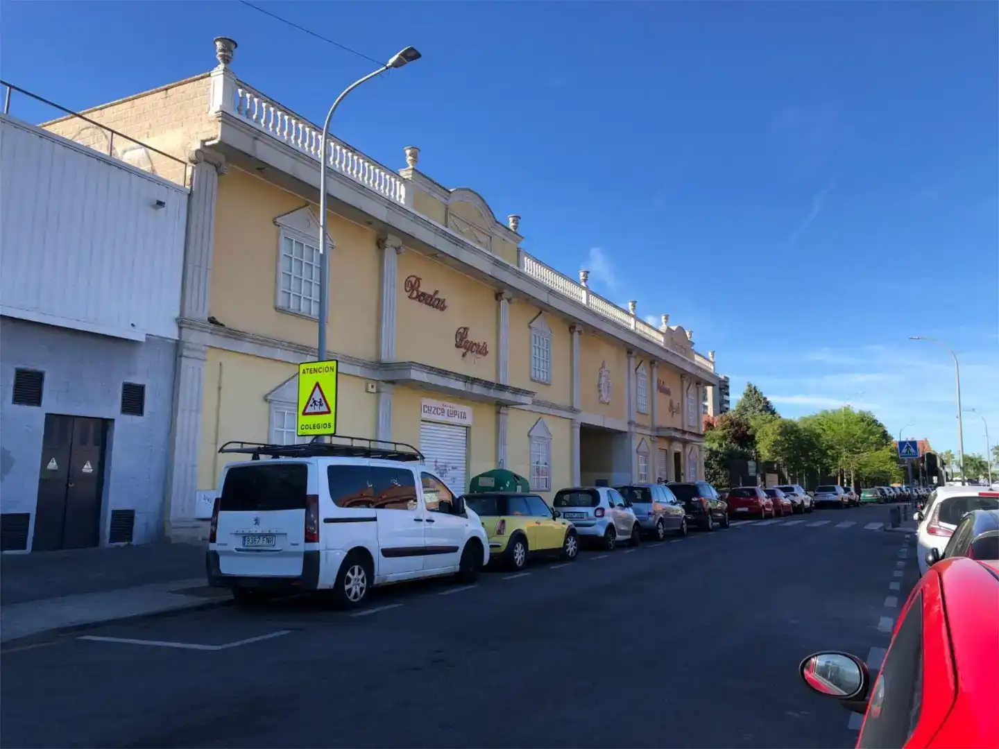 Vista exterior de Local en venda en Suroeste - Zona Hospital